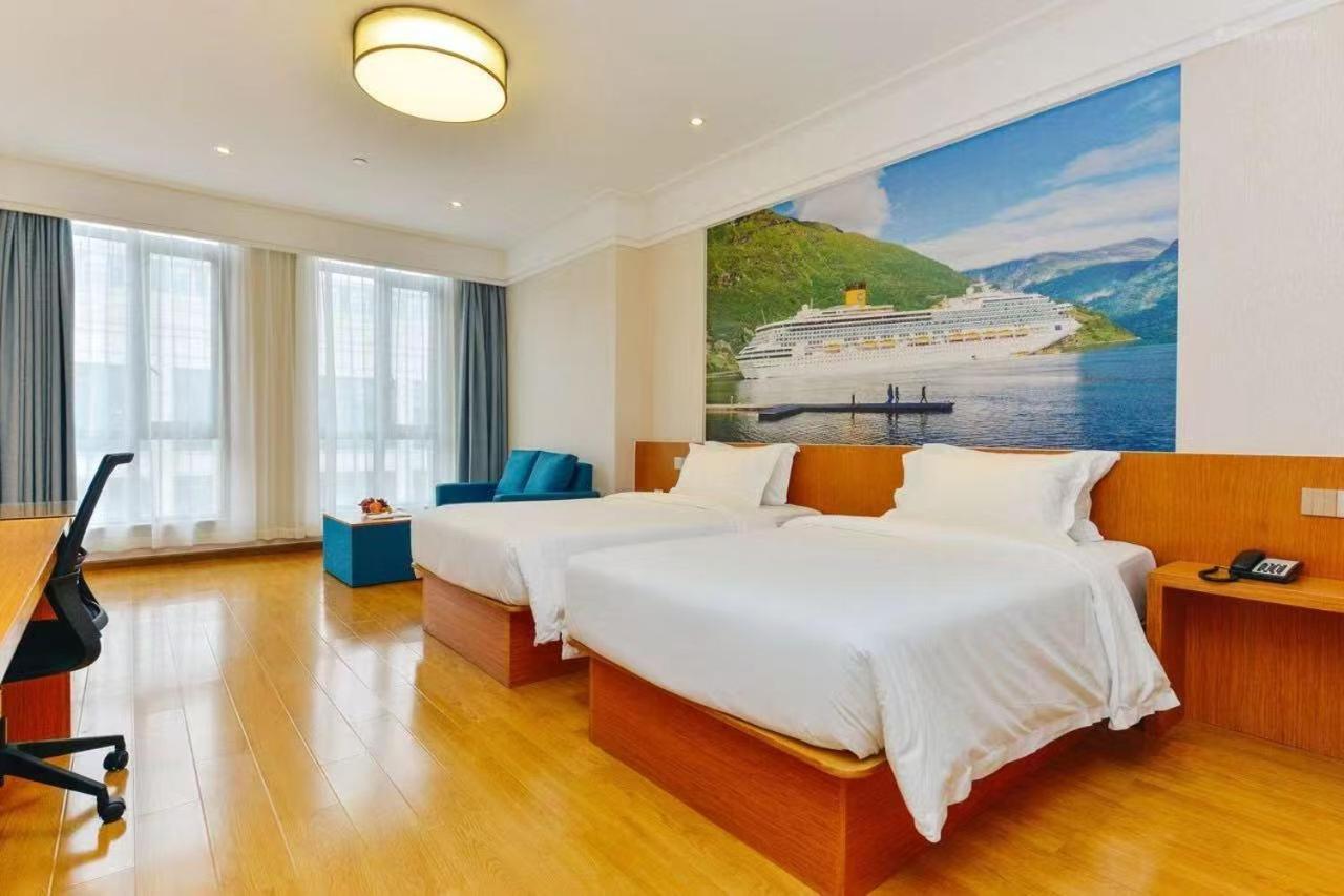 Linjiang International Cruise Baoyang Road 4*