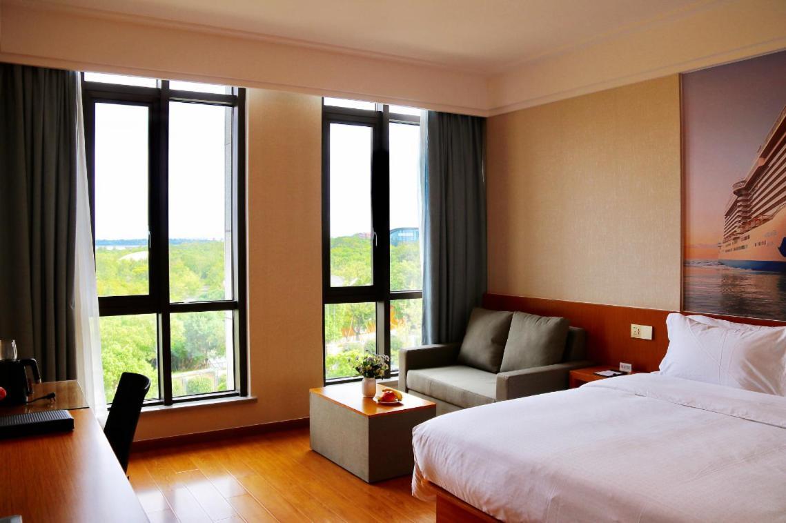 Hotel Linjiang International Cruise Baoyang Road