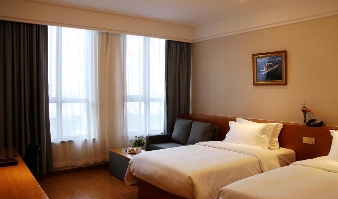 Linjiang International Cruise Baoyang Road